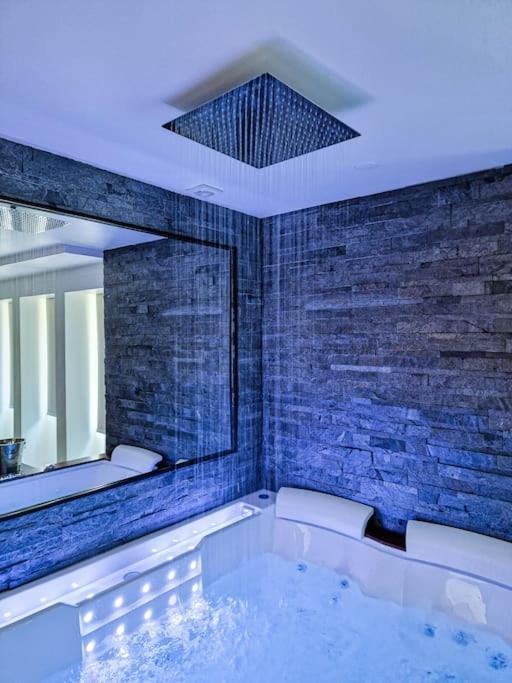 Le Enecy - Spa - Coeur Vieille Ville Annecy Ngoại thất bức ảnh